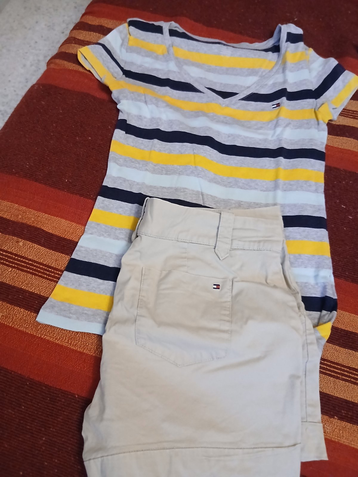 Short et pull Hilfiger