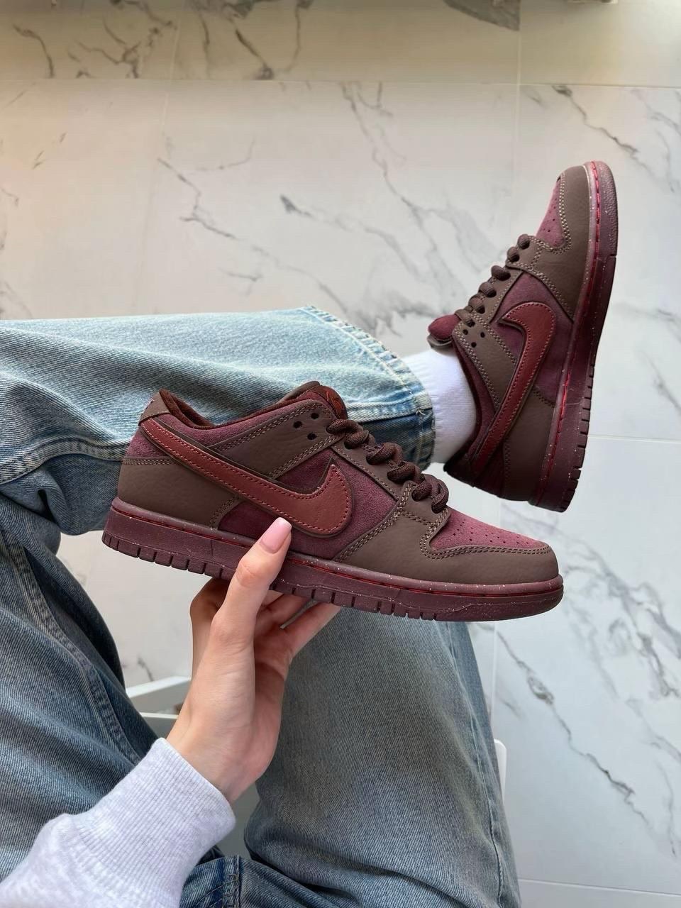 👟 Nike SB Dunk Low « City of Love – Burgundy Crush »
