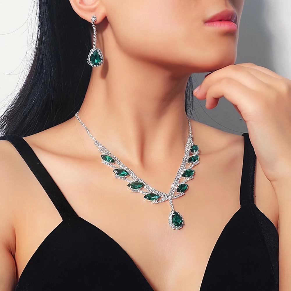 Set collier + boucles d'oreilles  