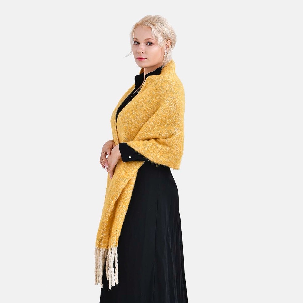 Echarpe jaune en laine 