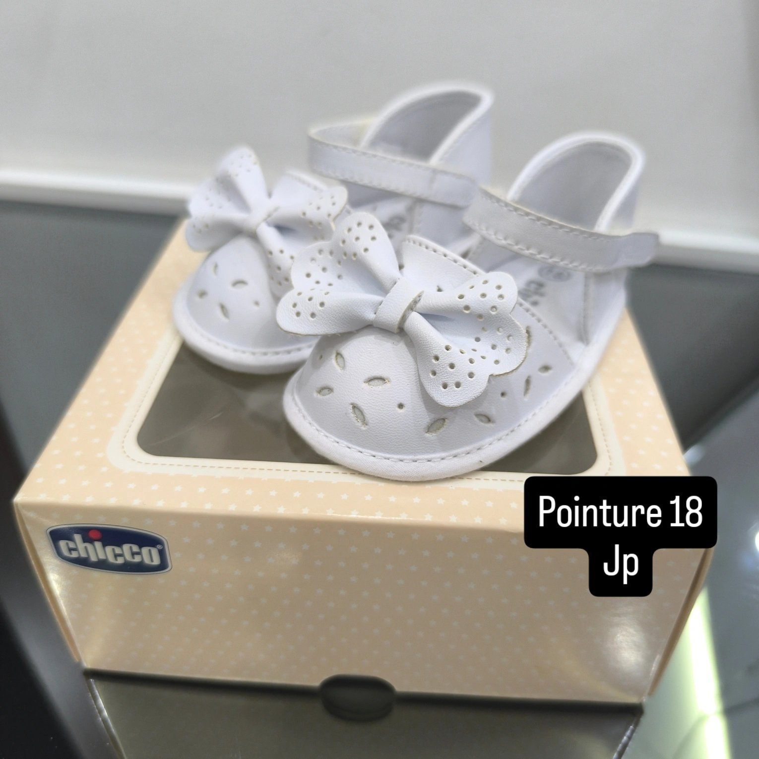 Chaussures bébé fille de la marque Chicco jamais utilisées