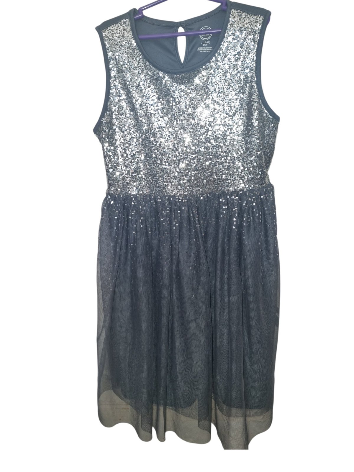 Belle robe soirée en tulle et sequins couleur gris et argenté âge 11/13ans