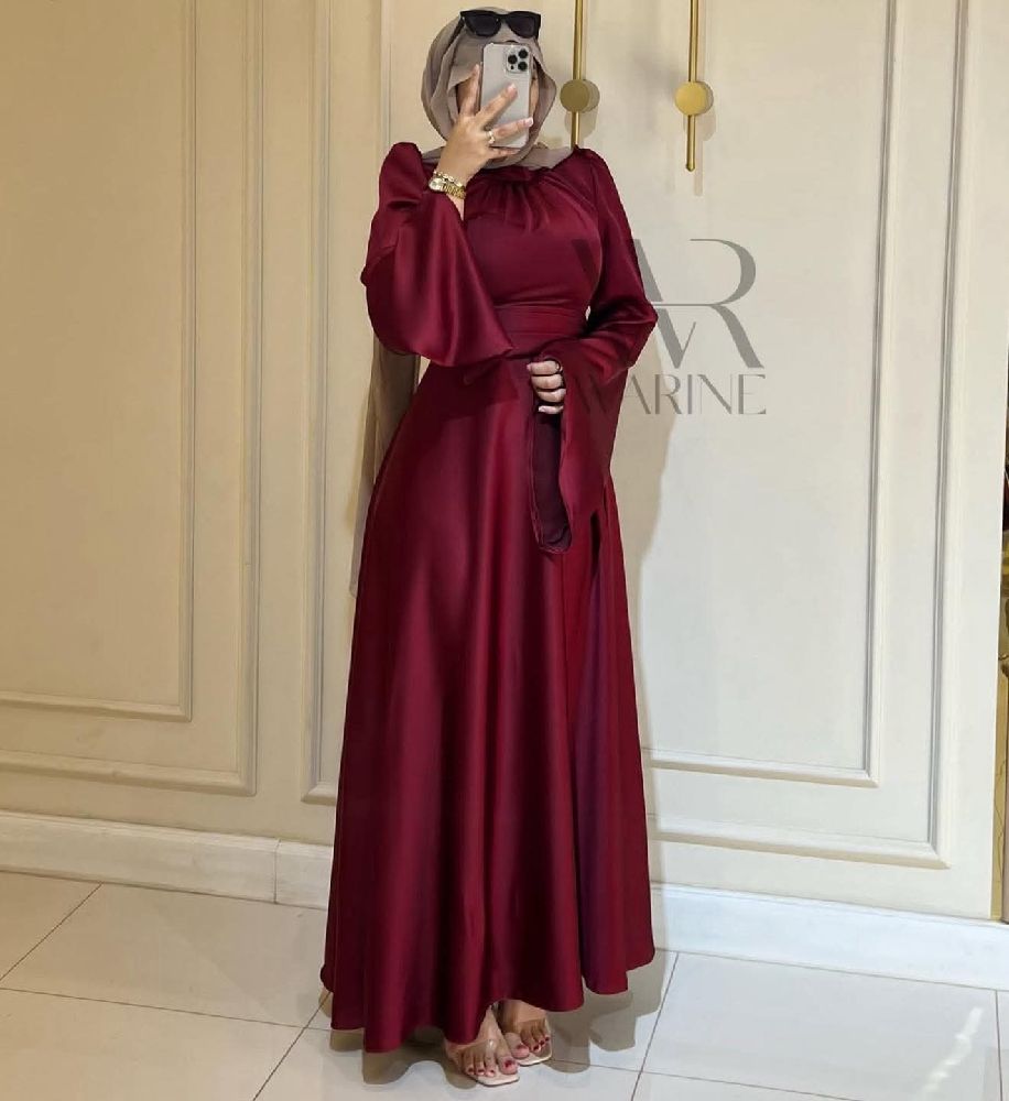 Robe manches bouffantes 