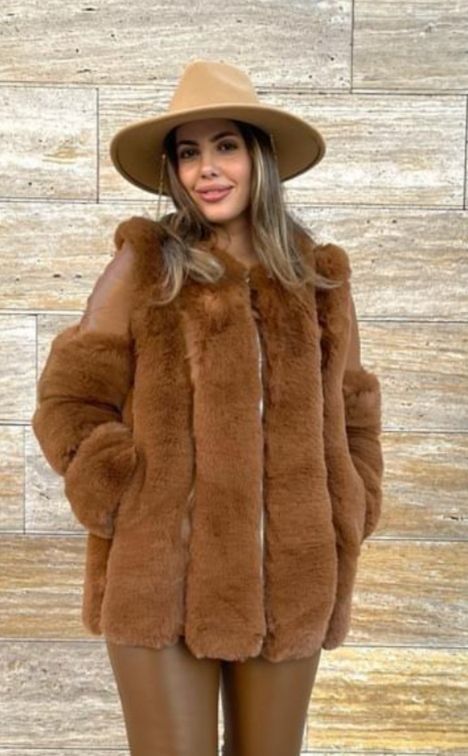 Veste fourrure de chez manoucheka boutique 