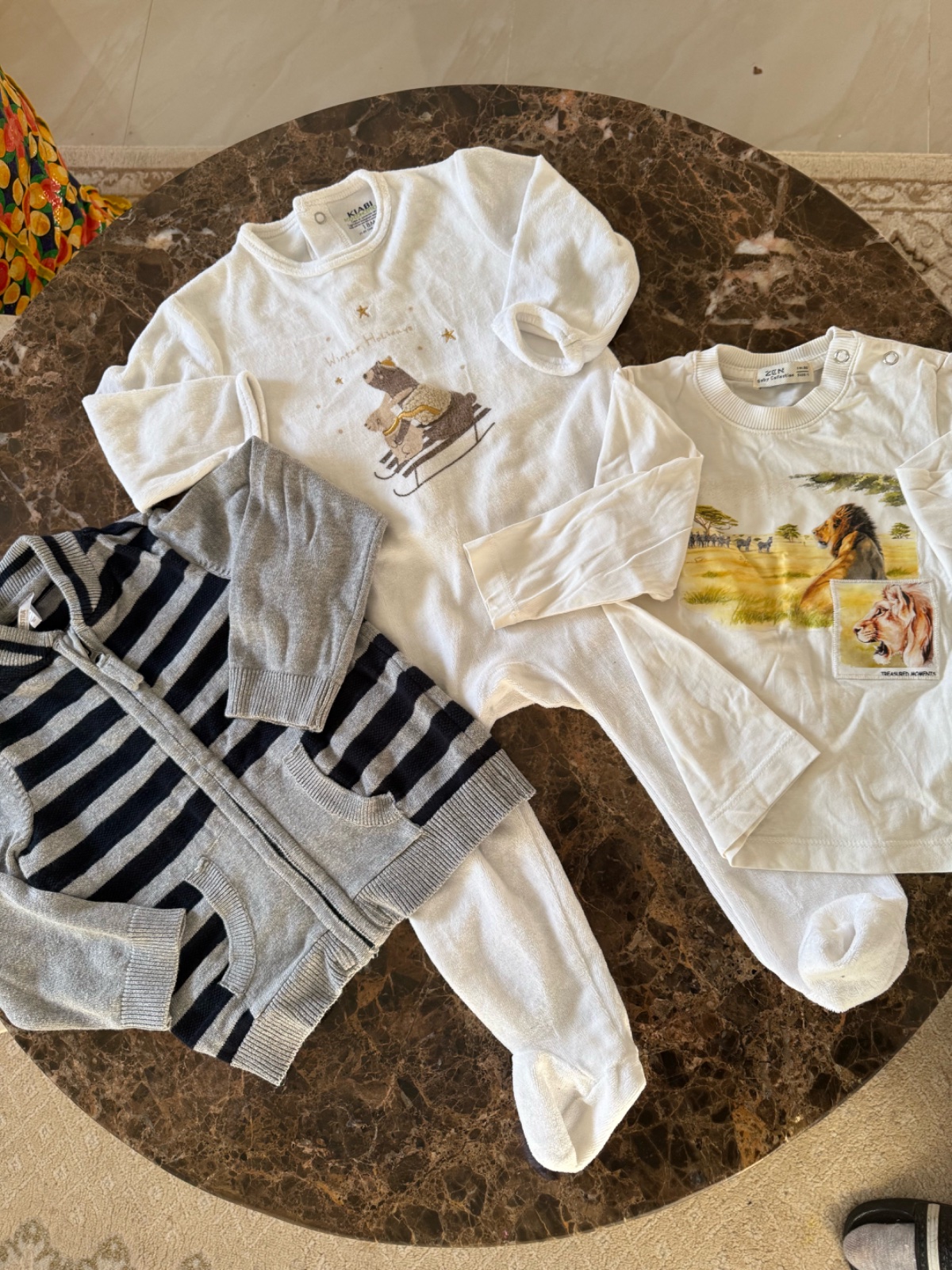 Lot 3 pieces
