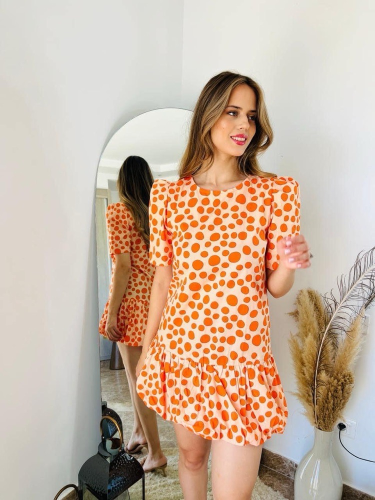 Robe à pois tendance