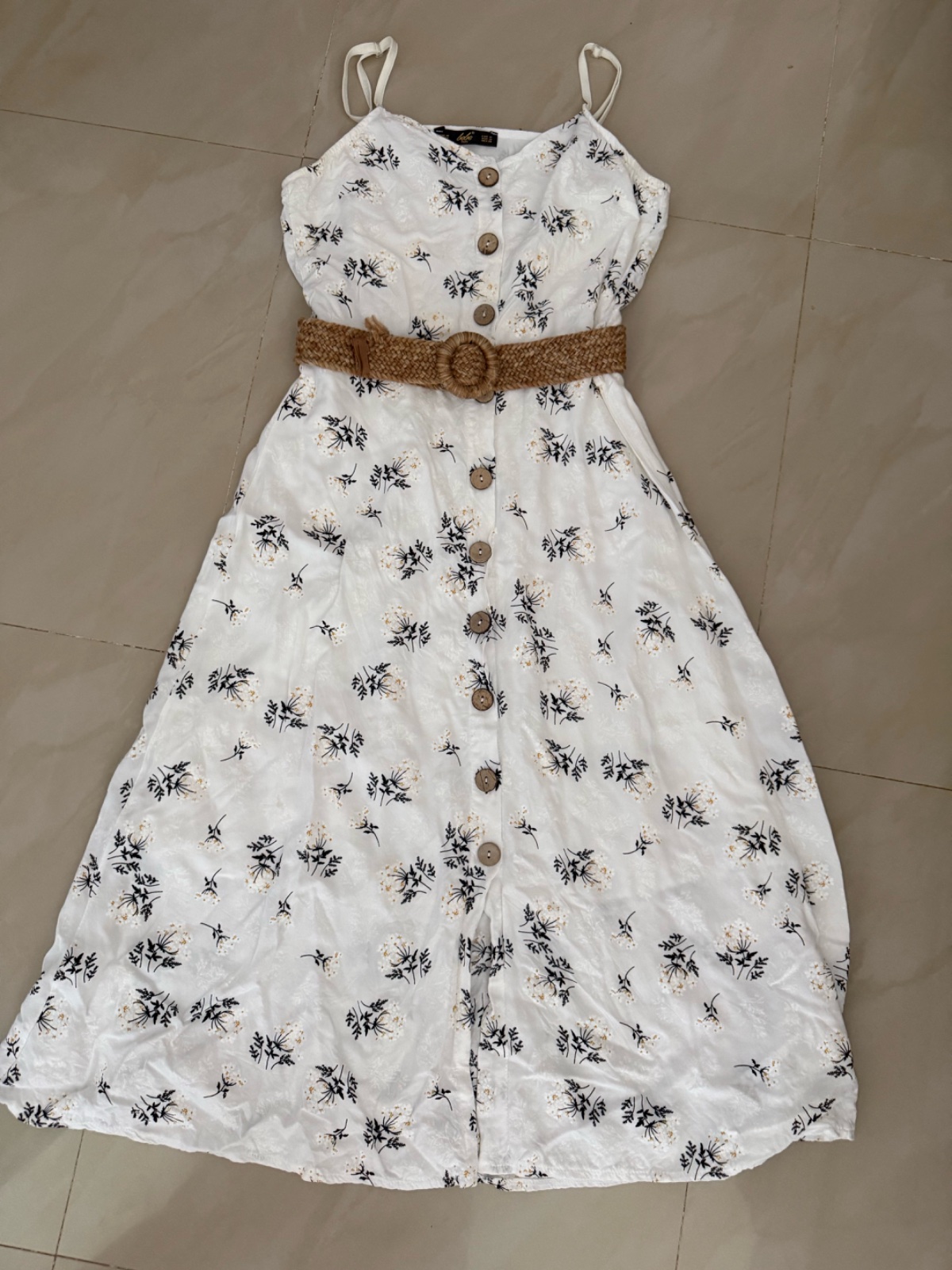 Robe tissu fluide brodé