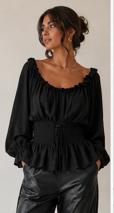 🛍️ Pull noir col bateau