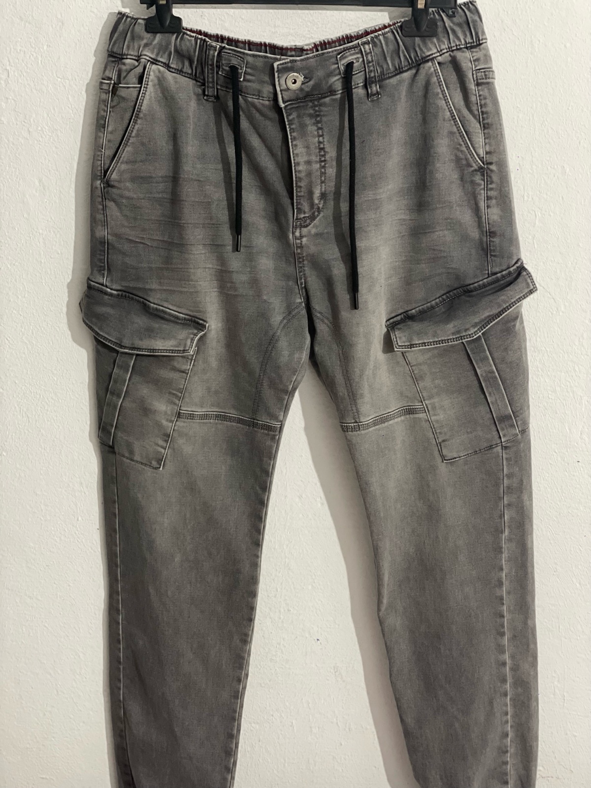 Joggjeans® » en denim gris délavé
