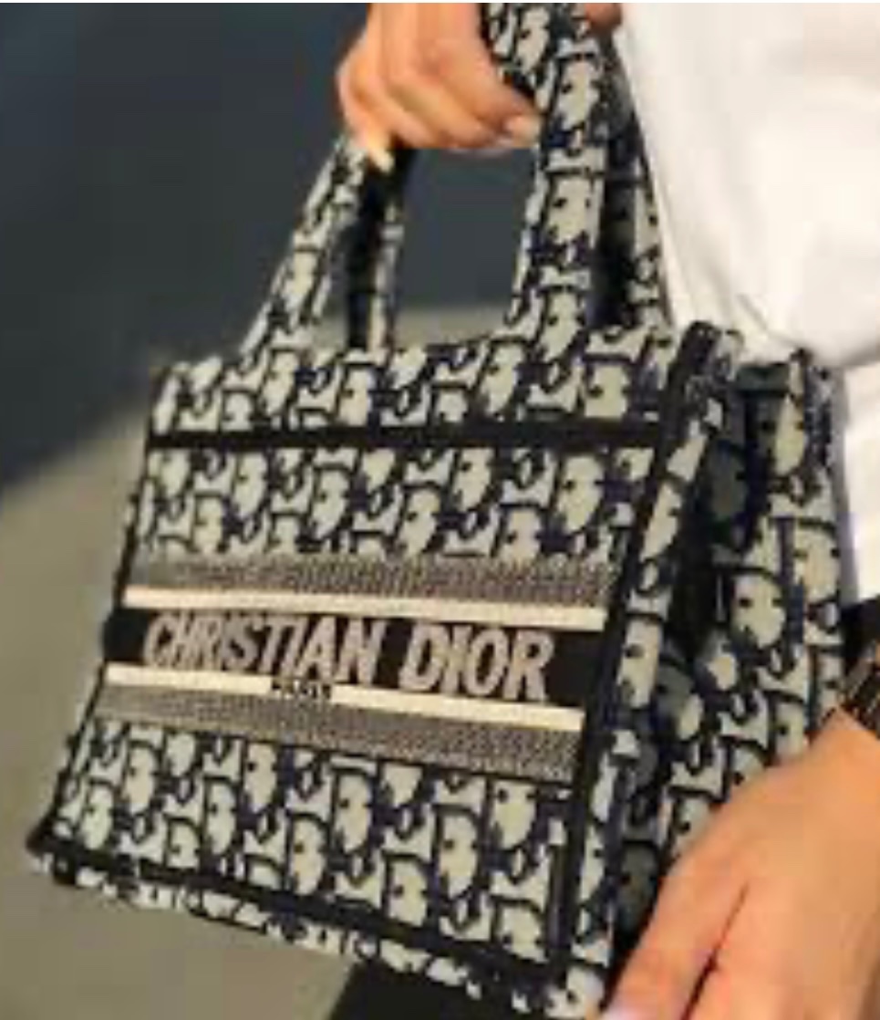 Sac Mini Book Tote commande Mme slimen 