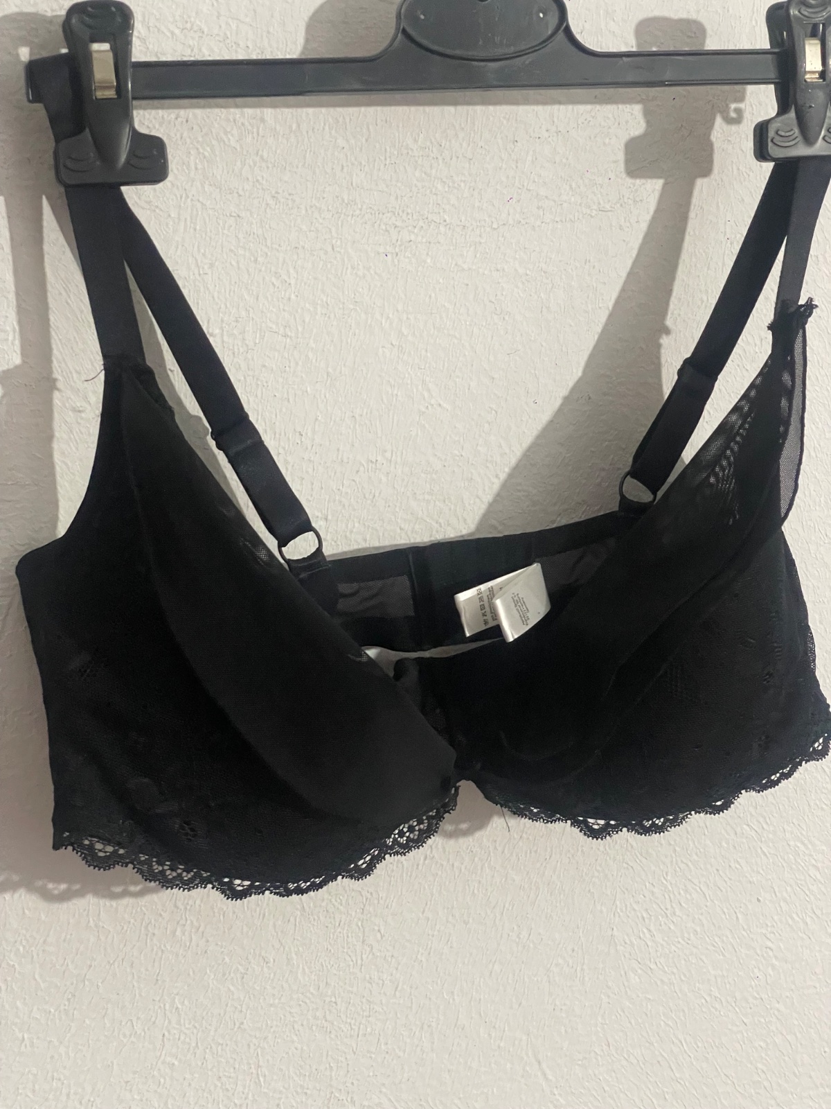 Soutien-gorge noir en dentelle et tulle