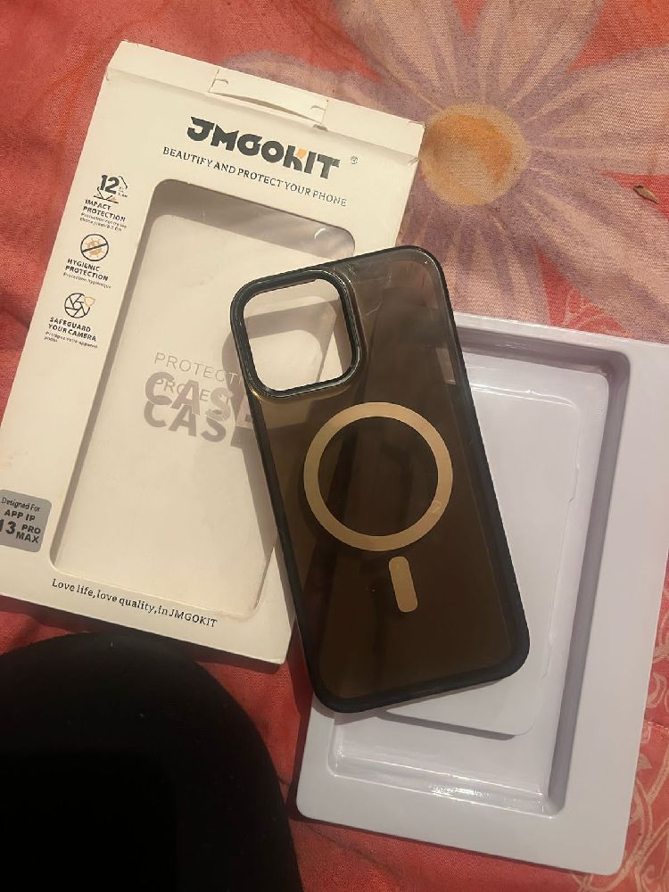 Je vends ce cache pour iphone 13 pro max chez cityphone