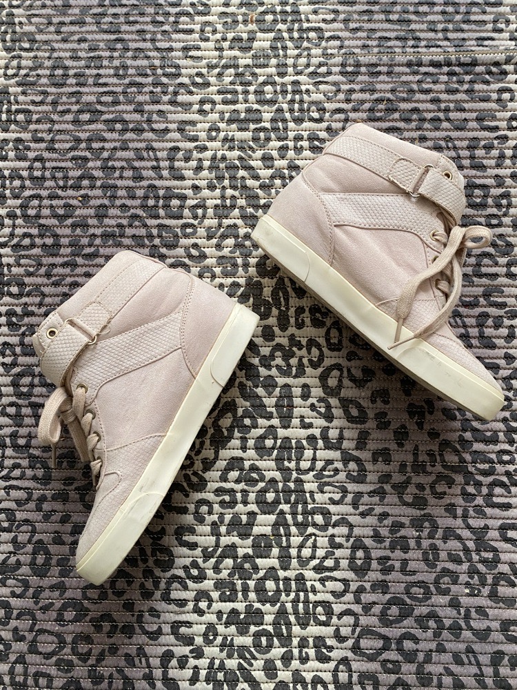 Bershka pink sneakers 💞💞