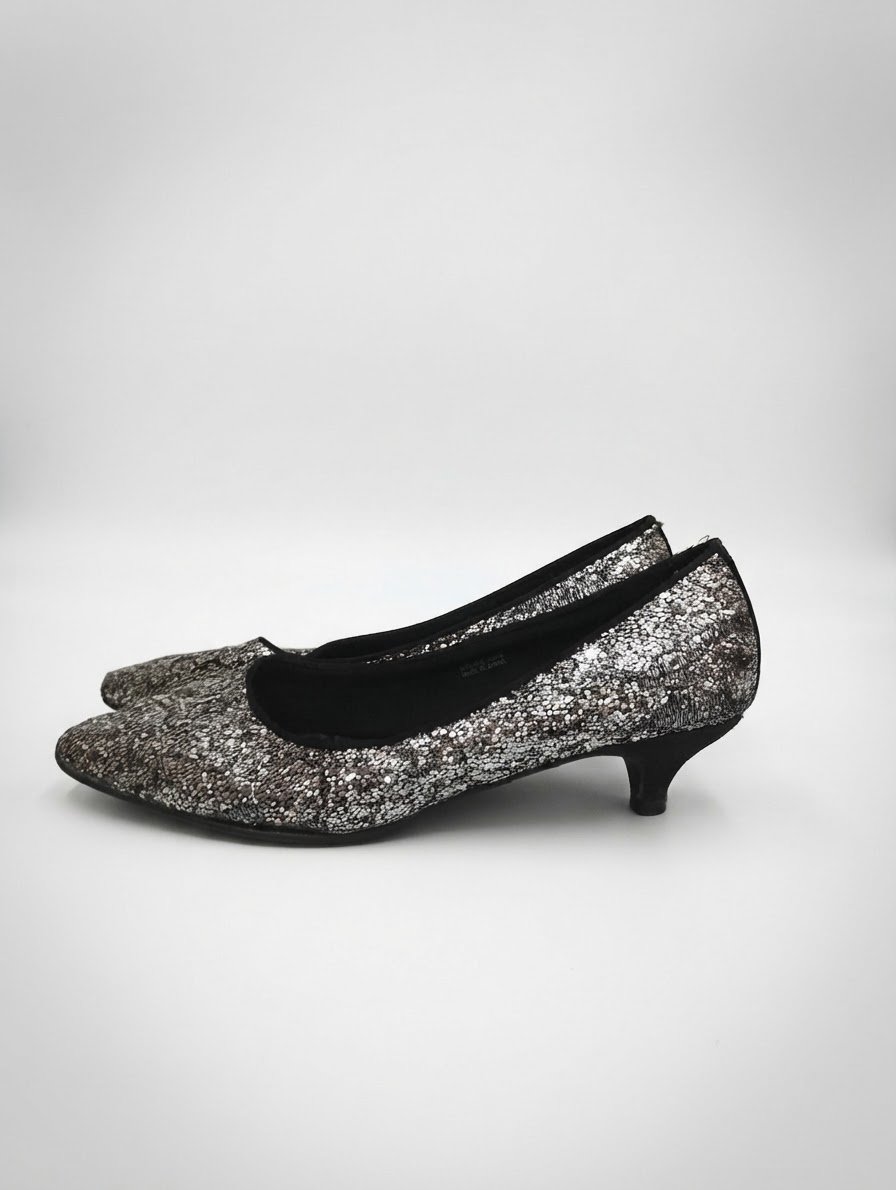 Chaussures à talons bas pailletées argentées soirée 