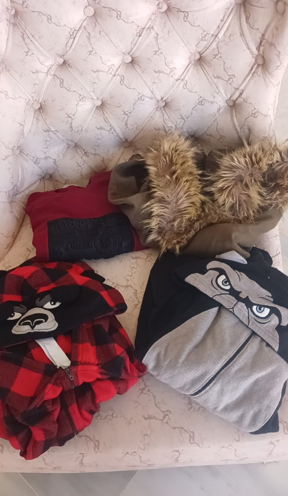 Lot de 5 pieces pull-2pyjamas-capuche .