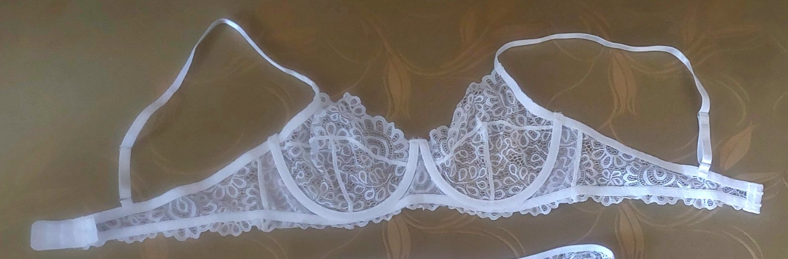 Ensemble lingerie blanche 