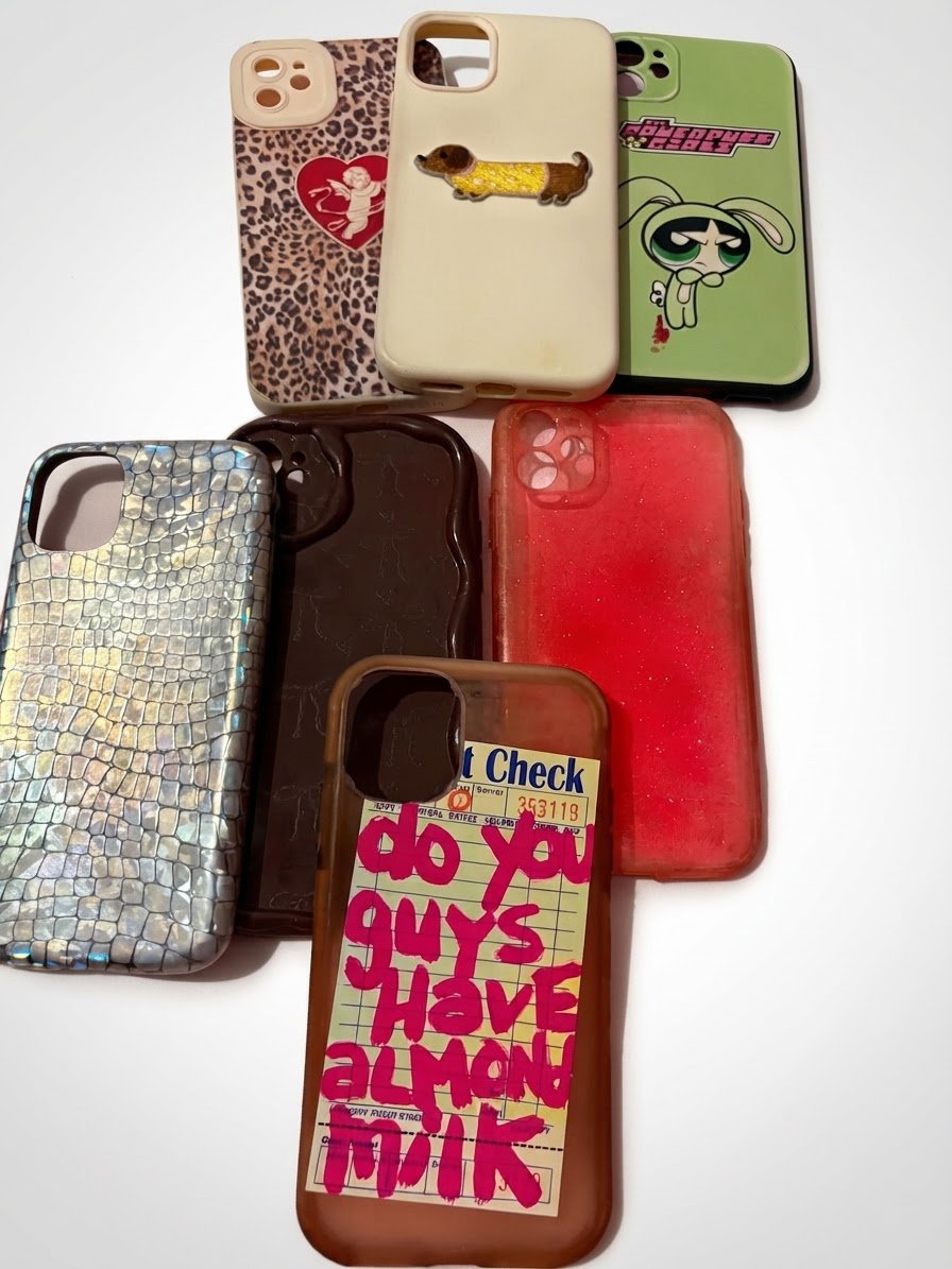 Lots caches iphone 11 