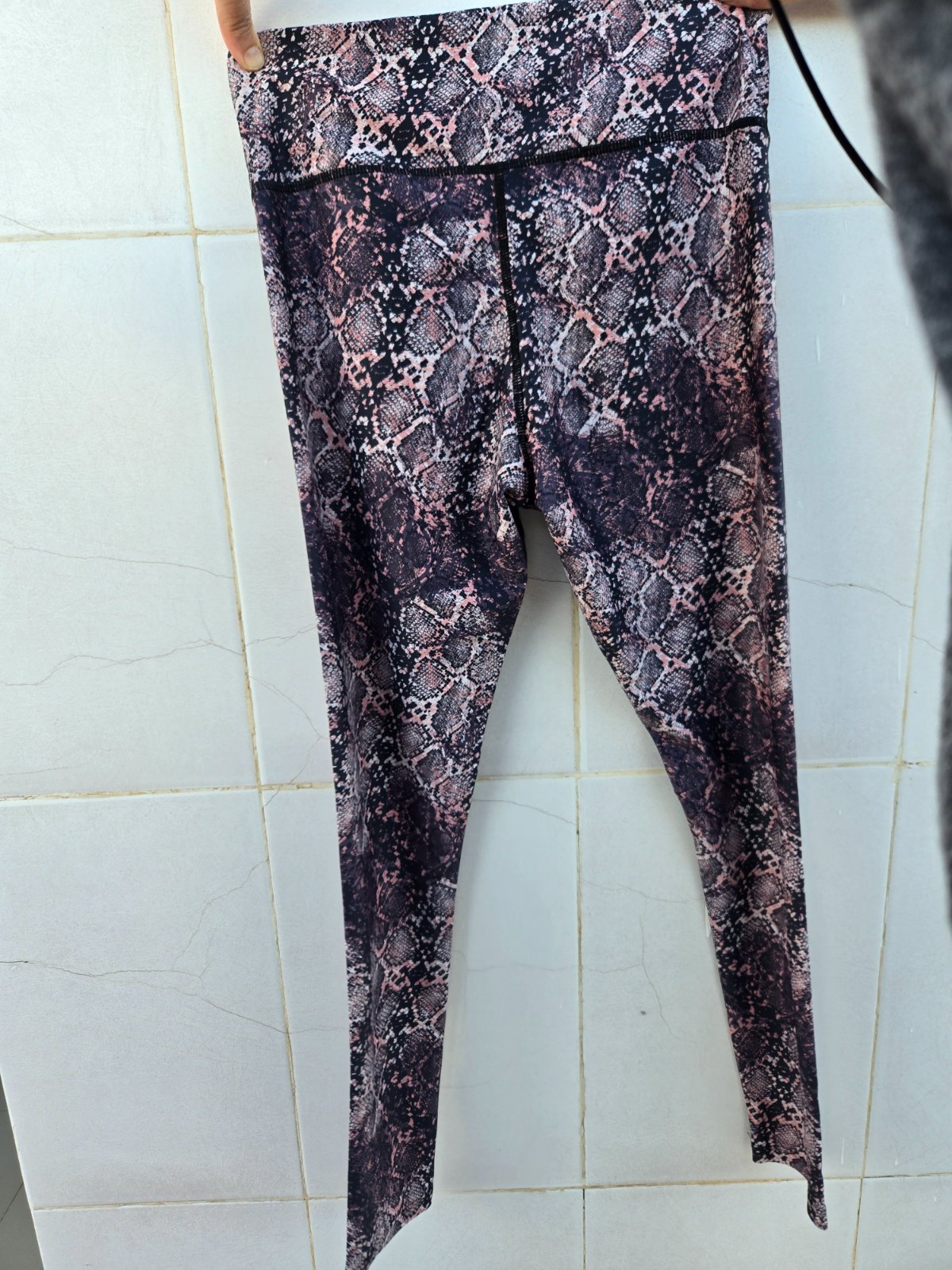 4 leggings