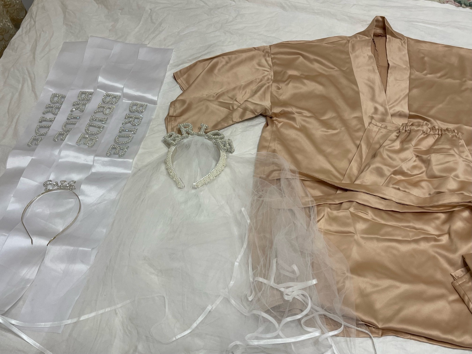 Pack marriage 4 pyjma satin 2 surtette 4 bande bride ti be 
