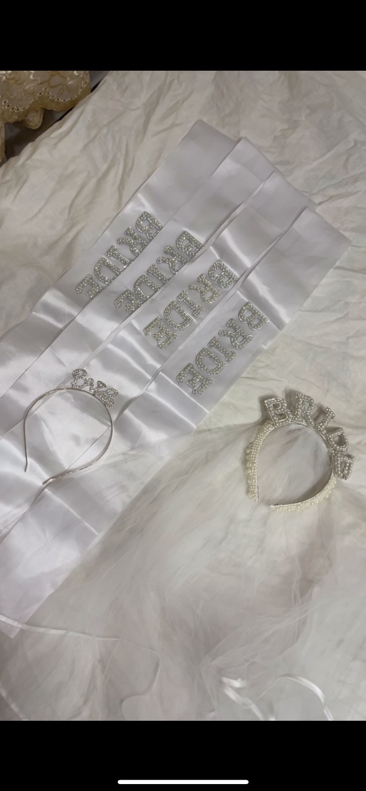 A vendre 4 bande est surtette bride to be 