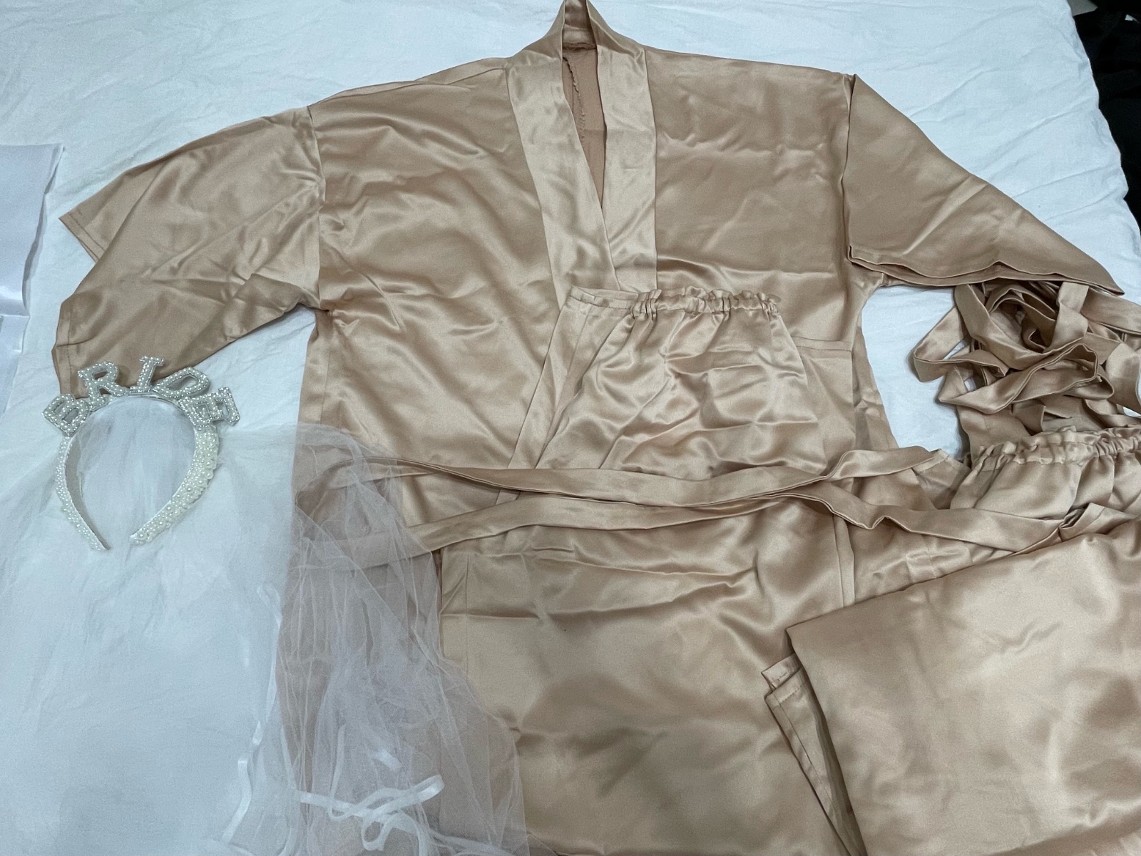 4 pyjama bride to be  satin 