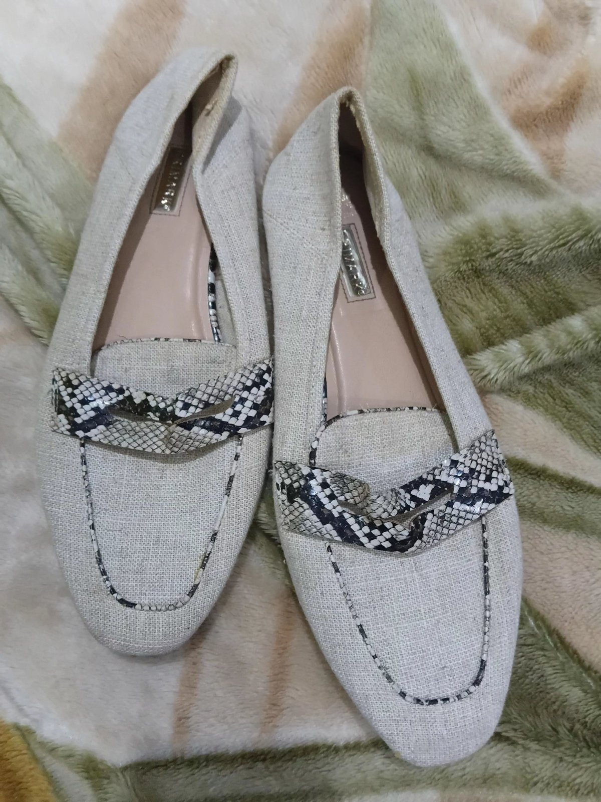 Slip on primark pointure 41 couleur beige tissu 9mech porte une seule fois 