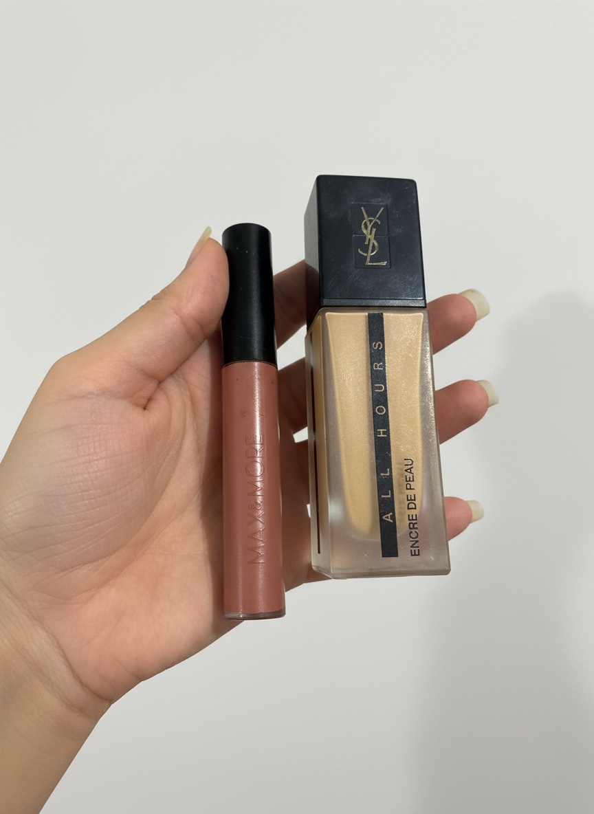 Lots de fond de teint ysl avec rouge mat max& more