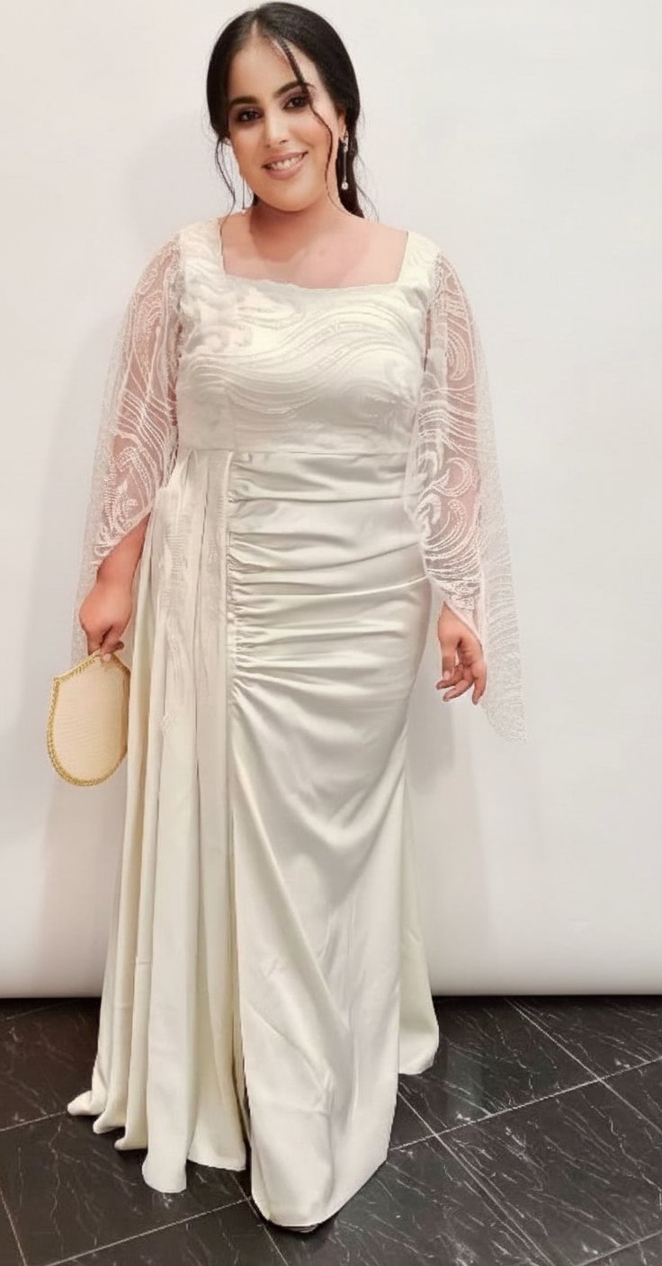 Robe soirée peut etre robe fiancailles portée une seule fois haute couture trop stylée