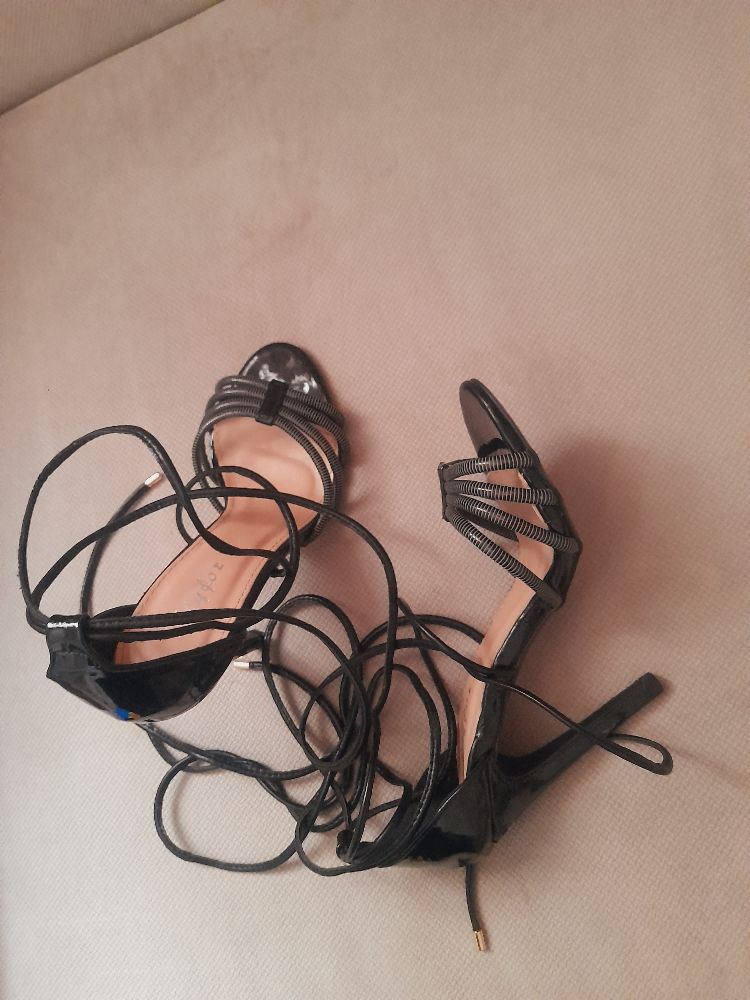 Cute little heels 👠 😍 💕 
