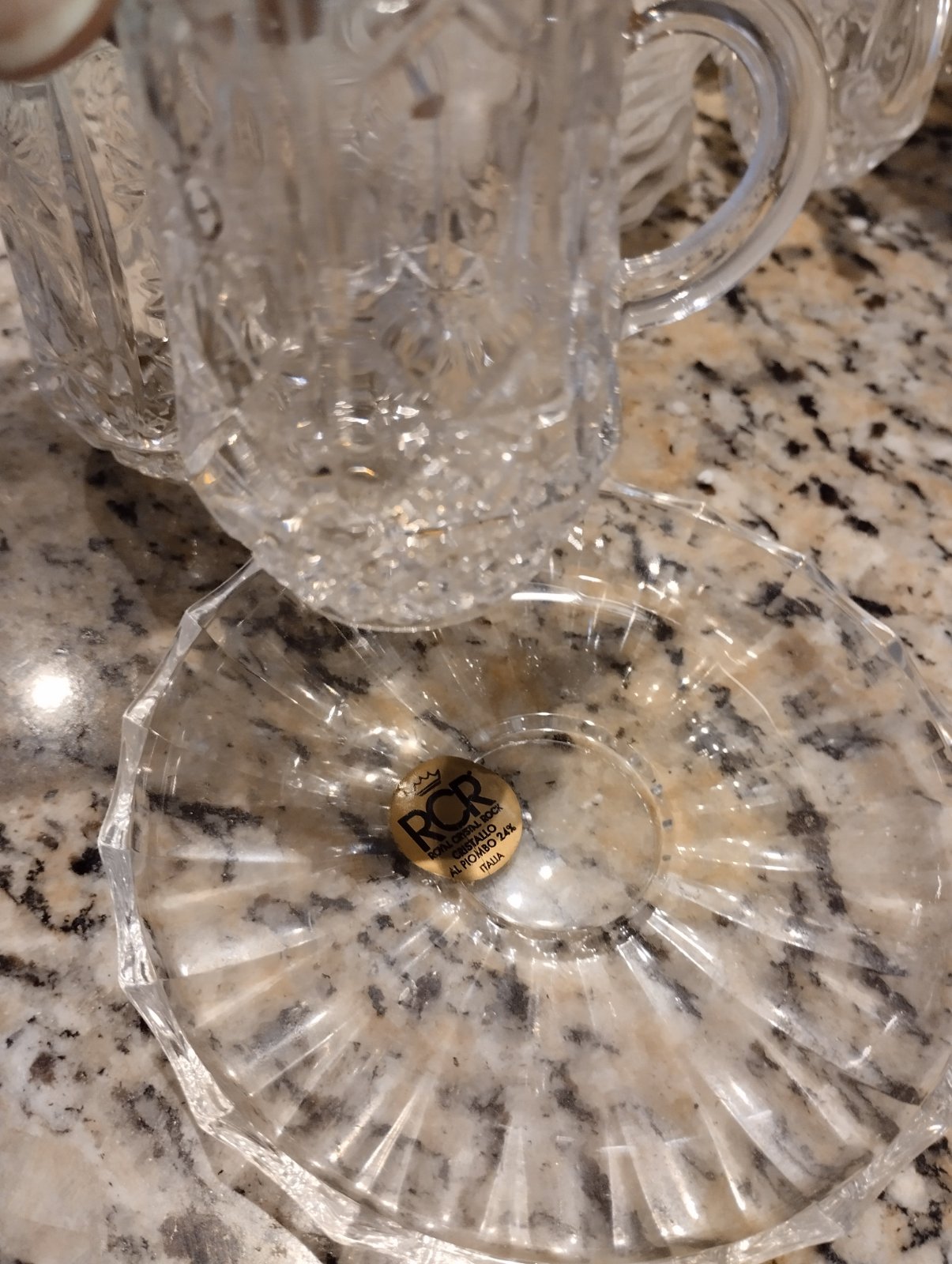 12 verres à thé avec sous tasse cristal RCR