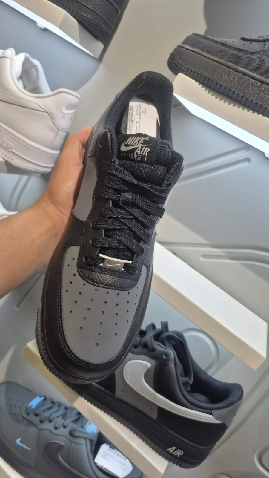 Nike Air Force 1 '07 LV8 Black / Light Smoke - Iron Grey