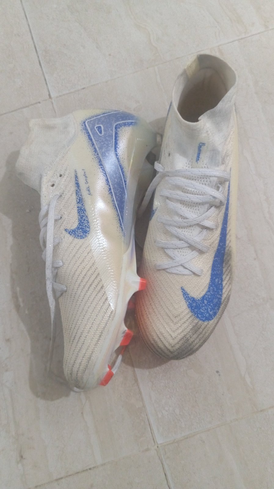 Crampons Nike pointure 43