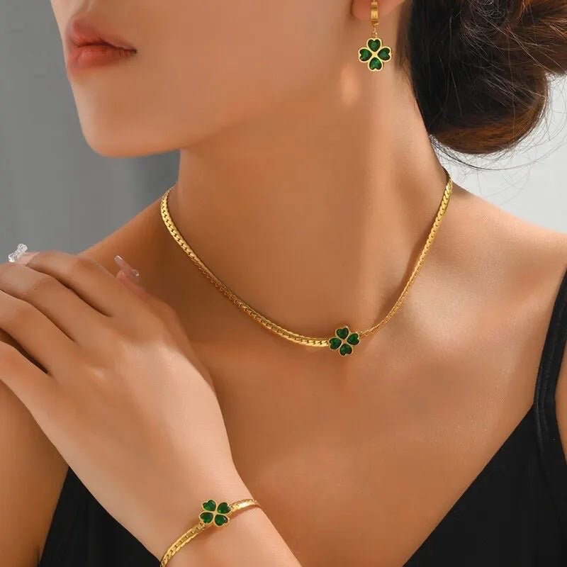Parure dorée trèfle