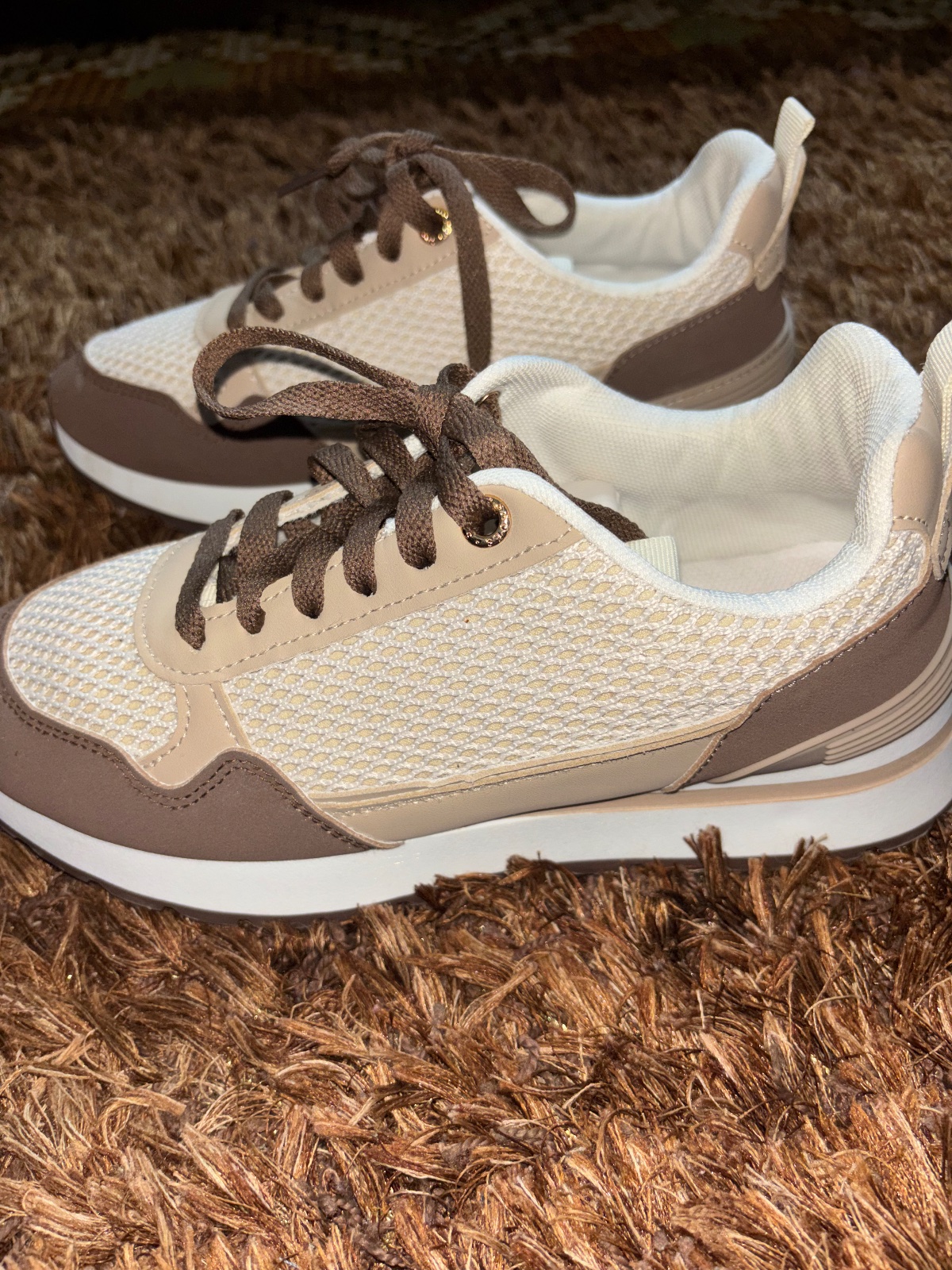 Baskets beiges et marron 