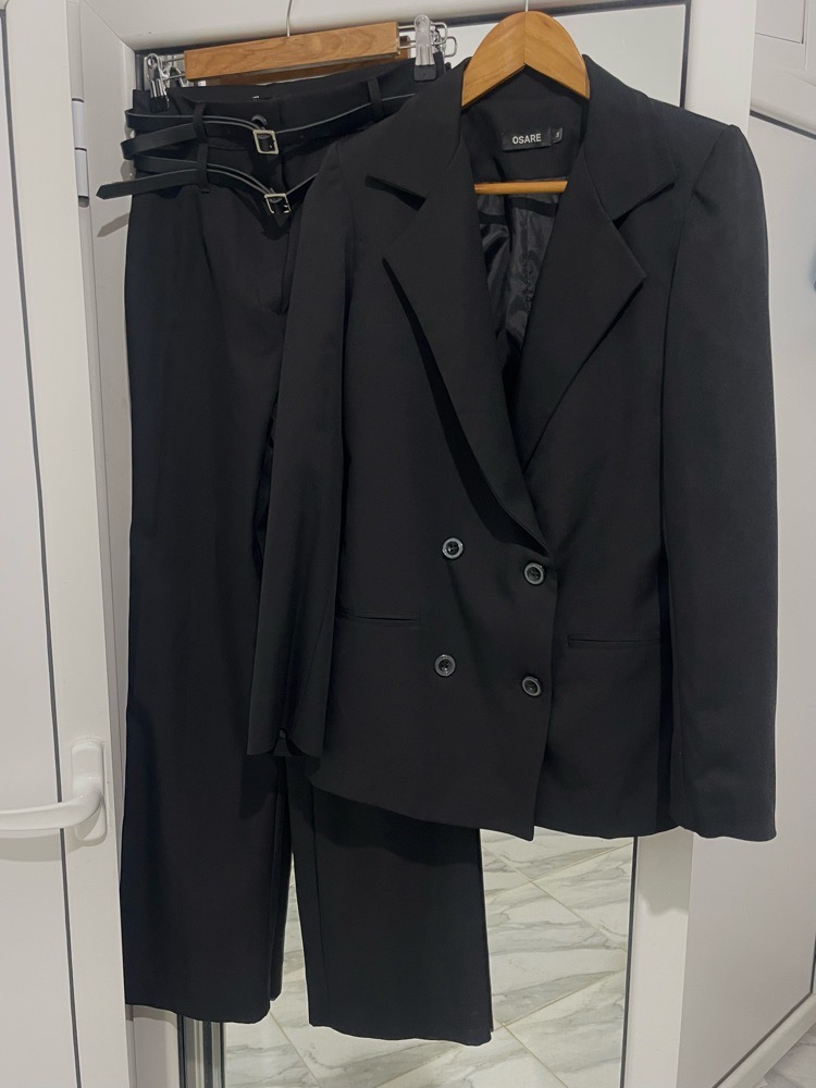 Ensemble noir