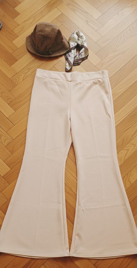 Lots Pantalons patelephone neuf. très confortable et chapeau (gratuit) ❤️