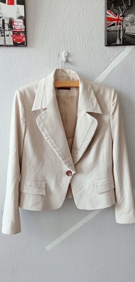 Blazer de la très bonne qualité ♥️🌹 presque Neuf 🌹♥️😍🎁🎁❤️