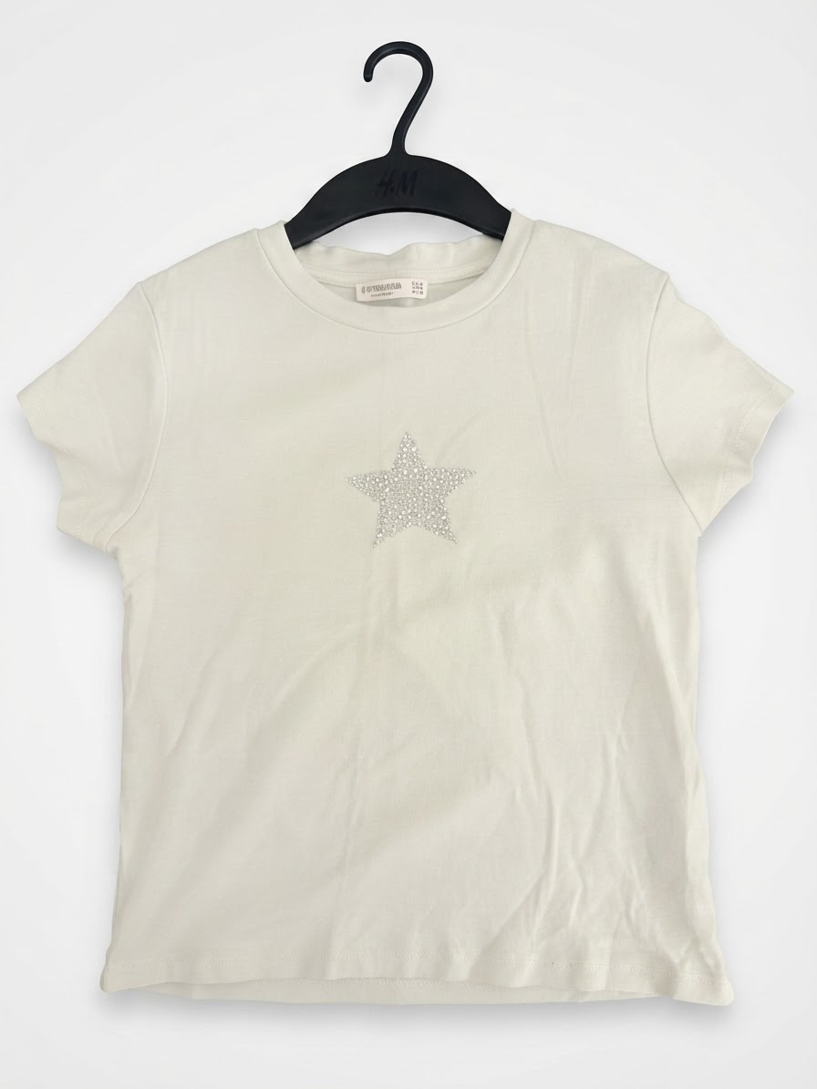 T_shirt noir avec une etoile 