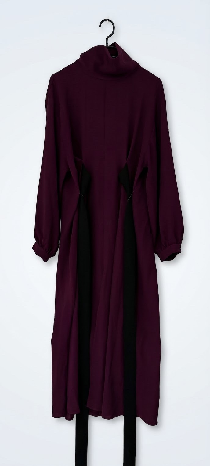 Robe longue prune col montant
