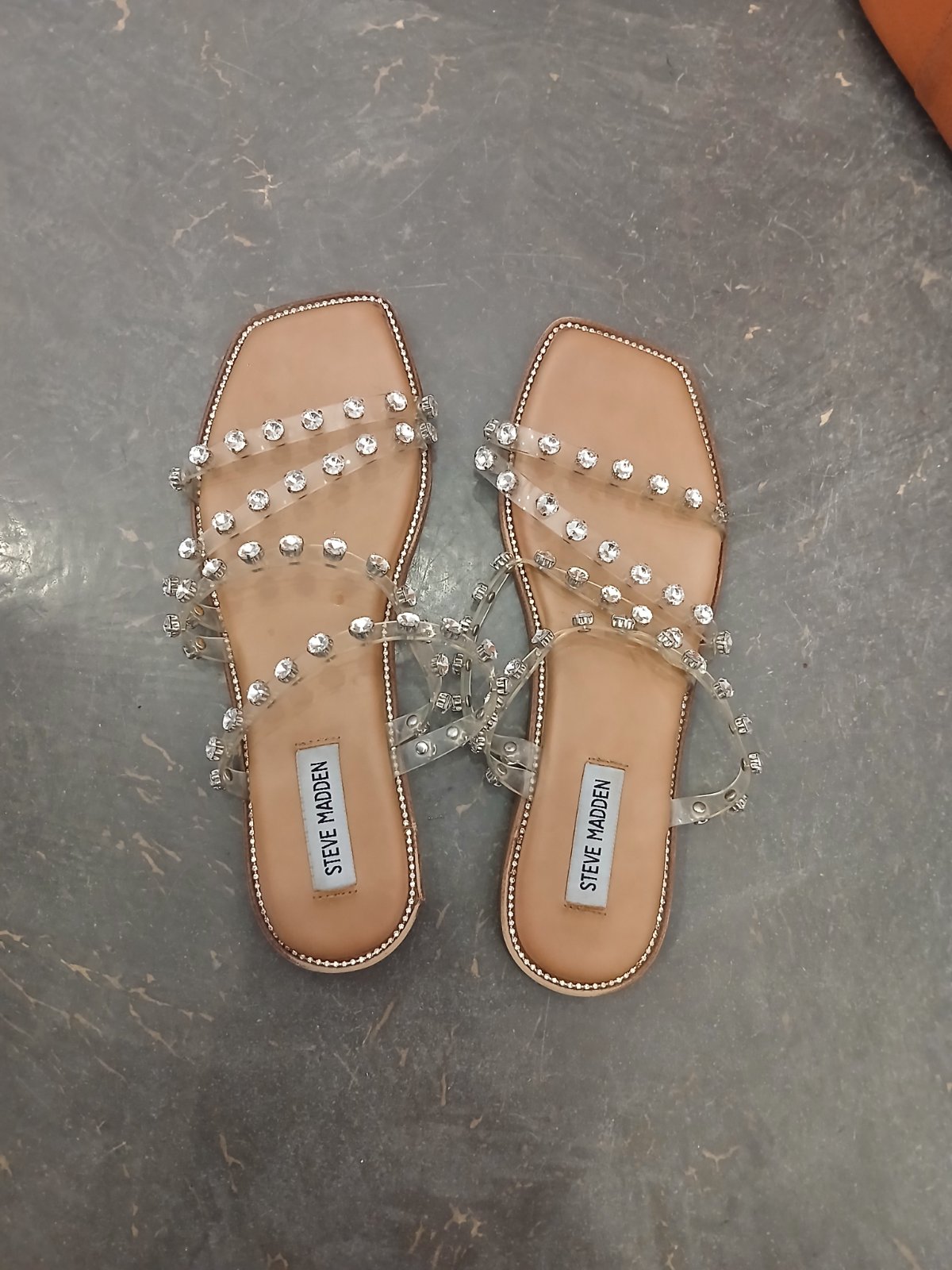 Claquette Steve Madden a vendre : Prix est négociable 
