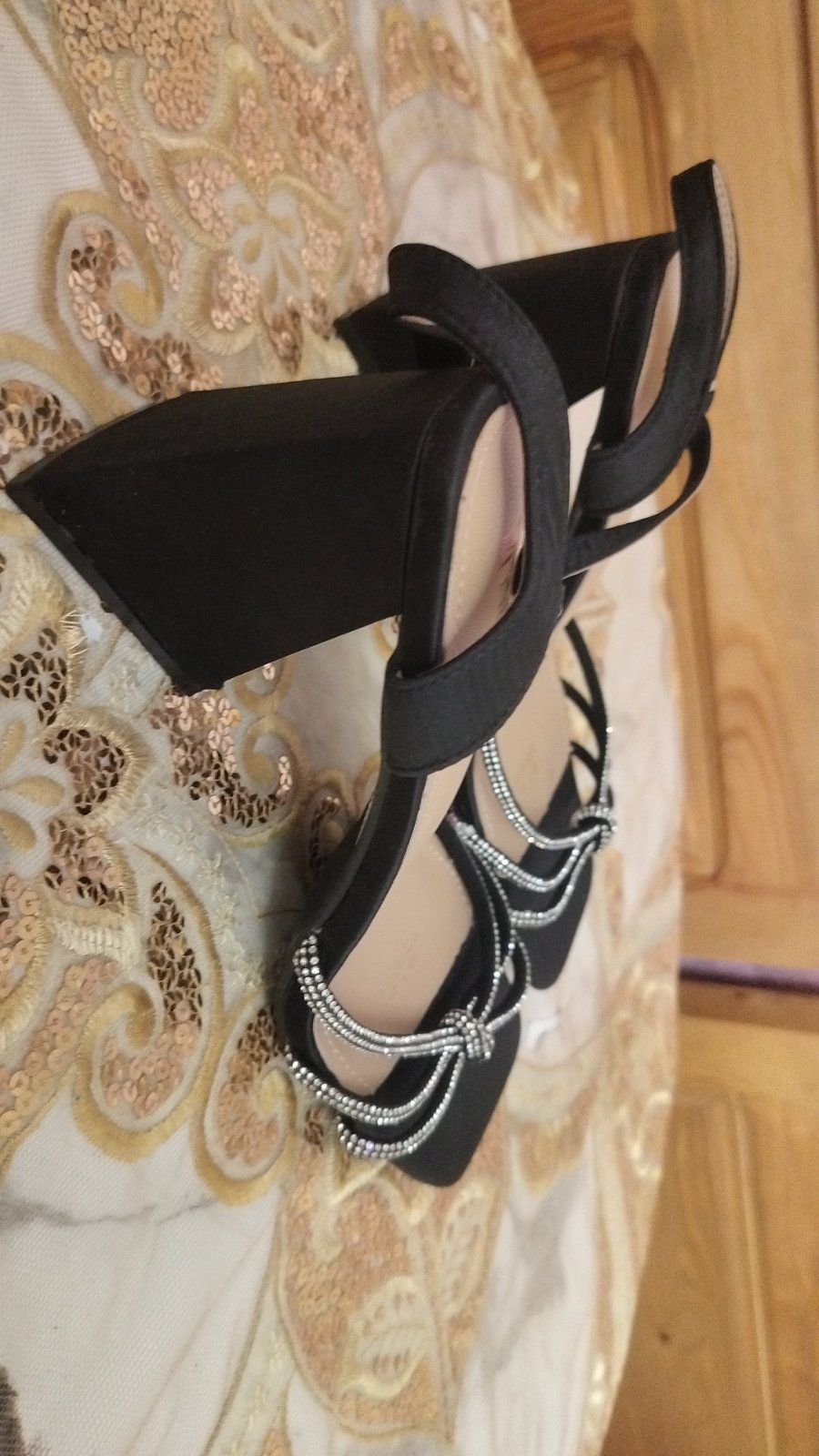 Sandalle noir chic 