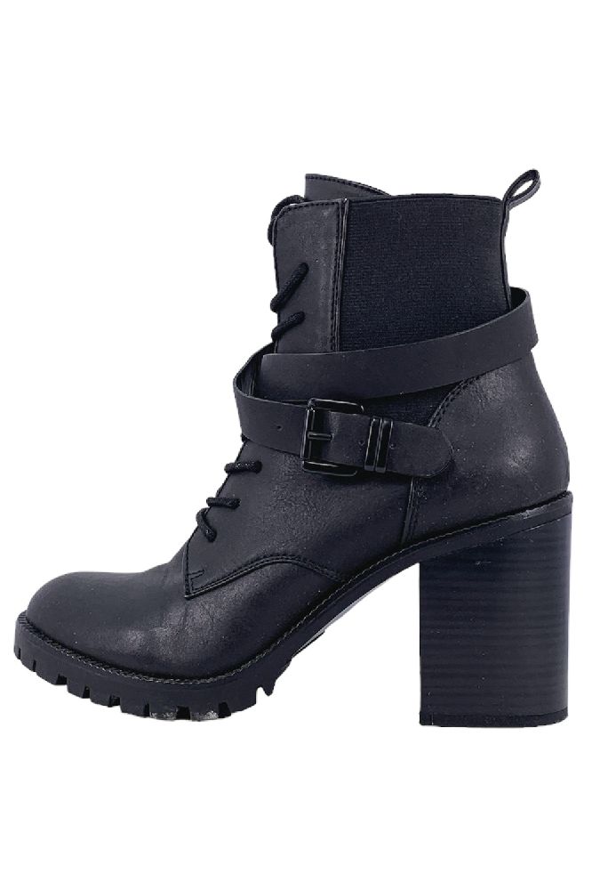 Bottine noir avec lacets 