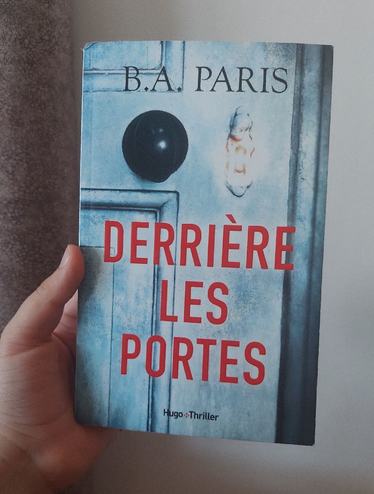 Derrière les portes