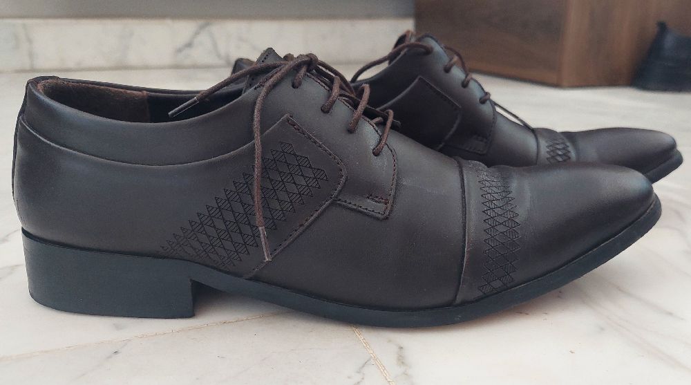 Chaussure pour homme marron