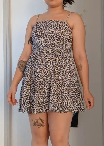 Robe fleurie avec bretelles 