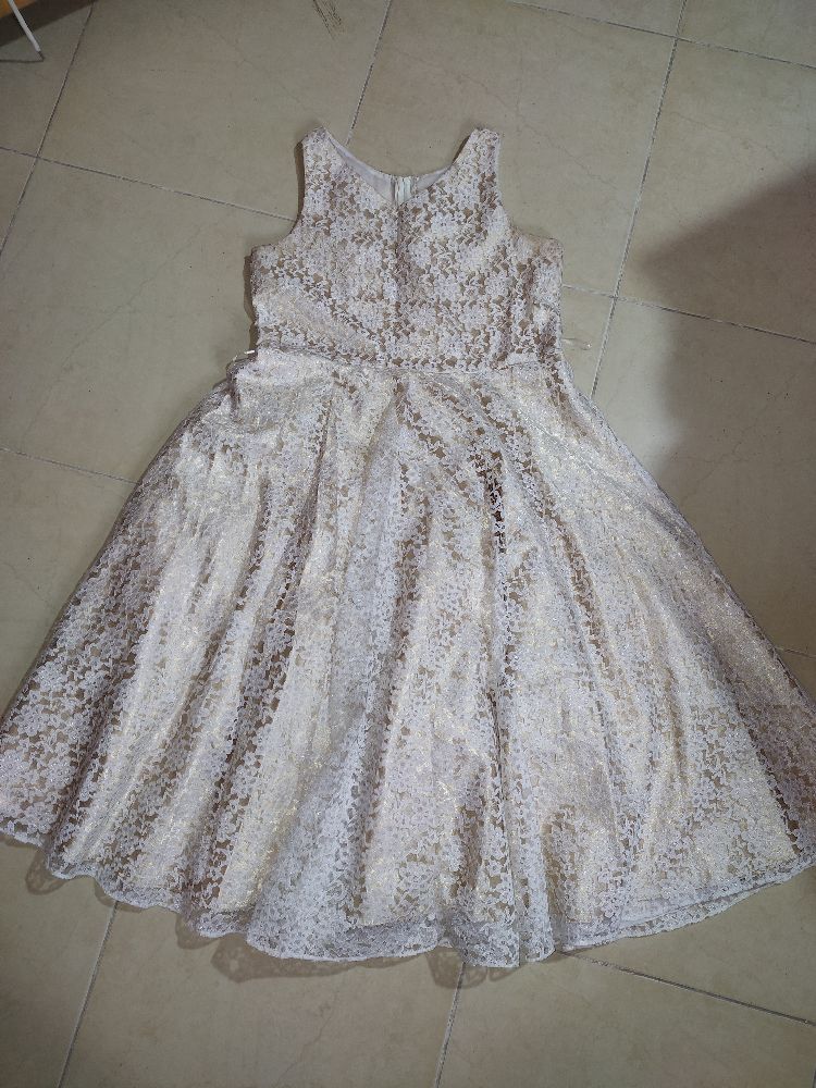 Robe soirée en doré 