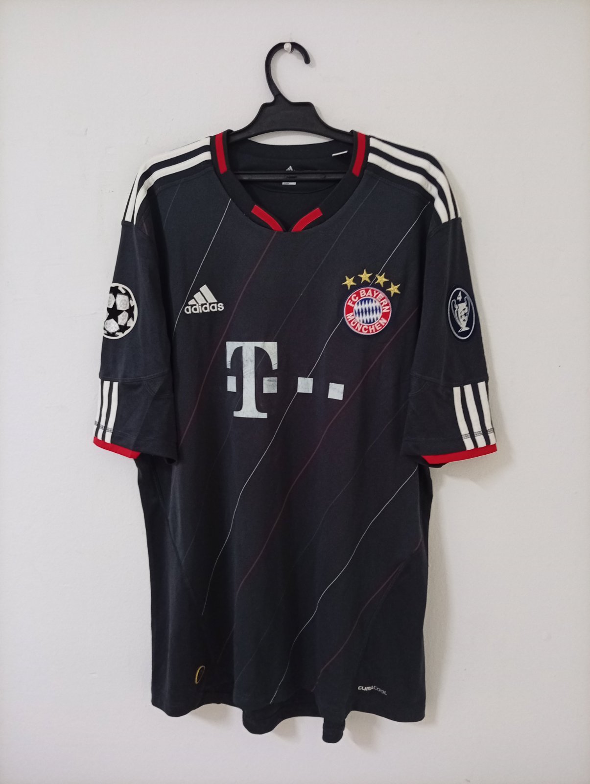 Football shirt 