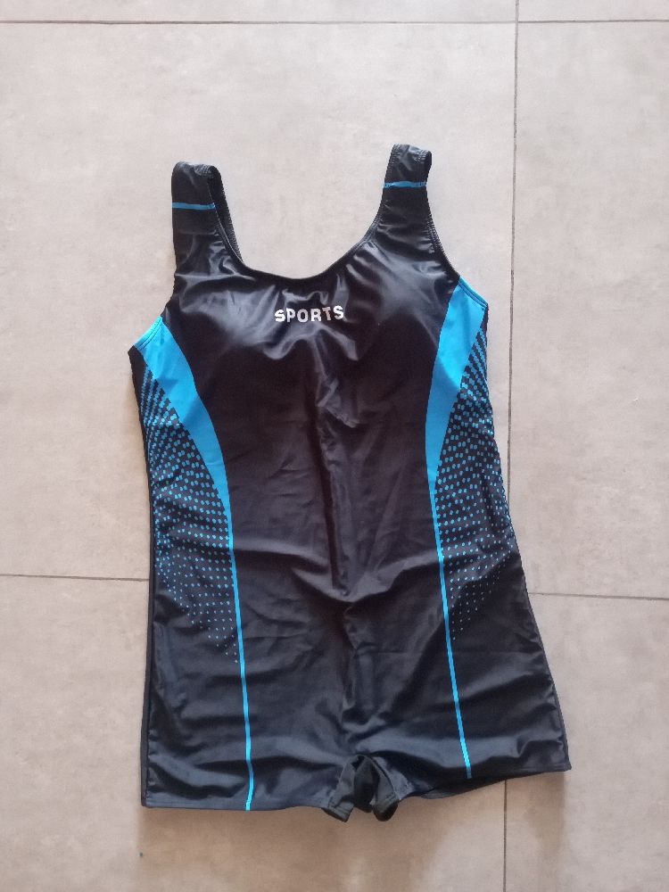 Maillot short sport jamais porté 