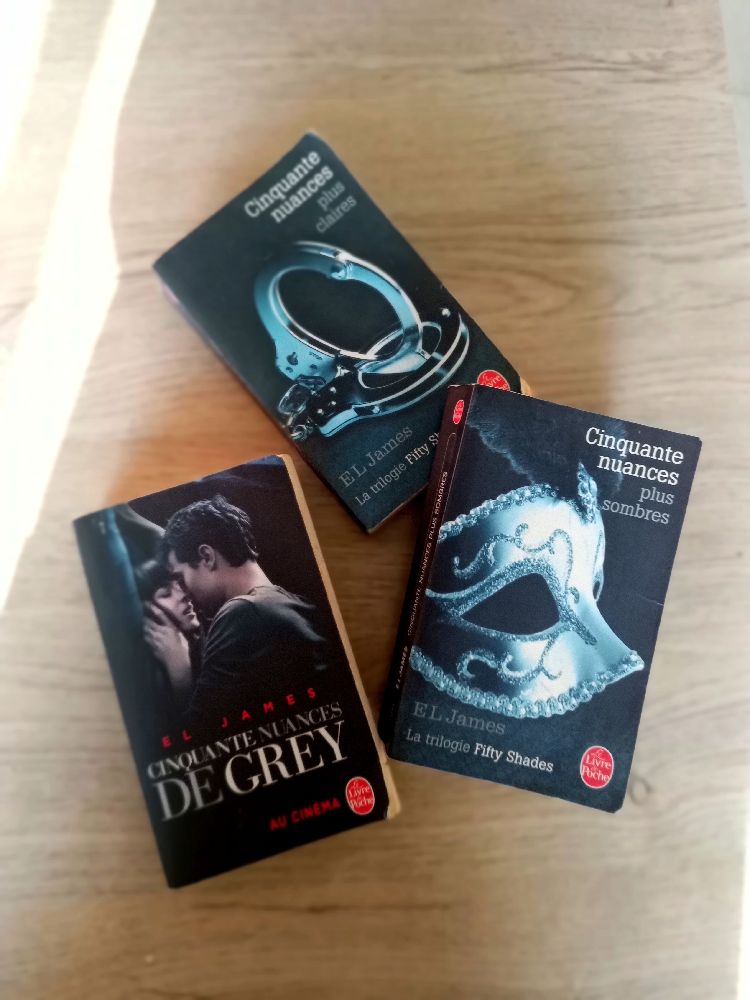 Lot de livres de la trilogie fifty shades"cinquante nuances"