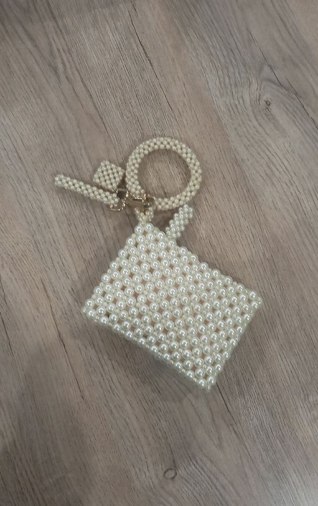 Pochette en perles